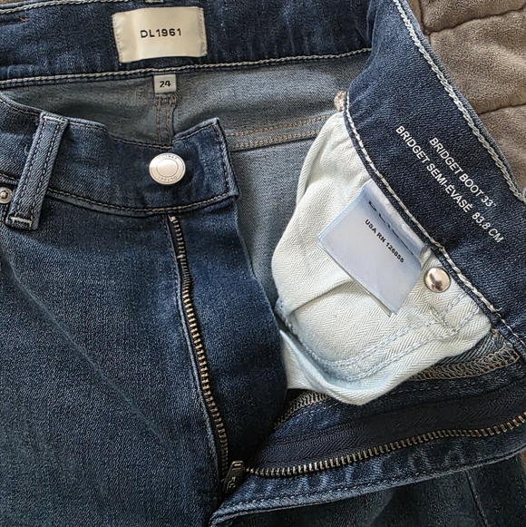 DL1961 Women's Flare Jeans in Blue - Picture 3 of 3